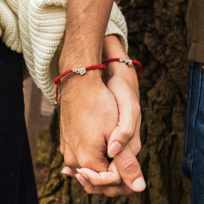 Coincidir - Set de 2 Pulseras- Roja