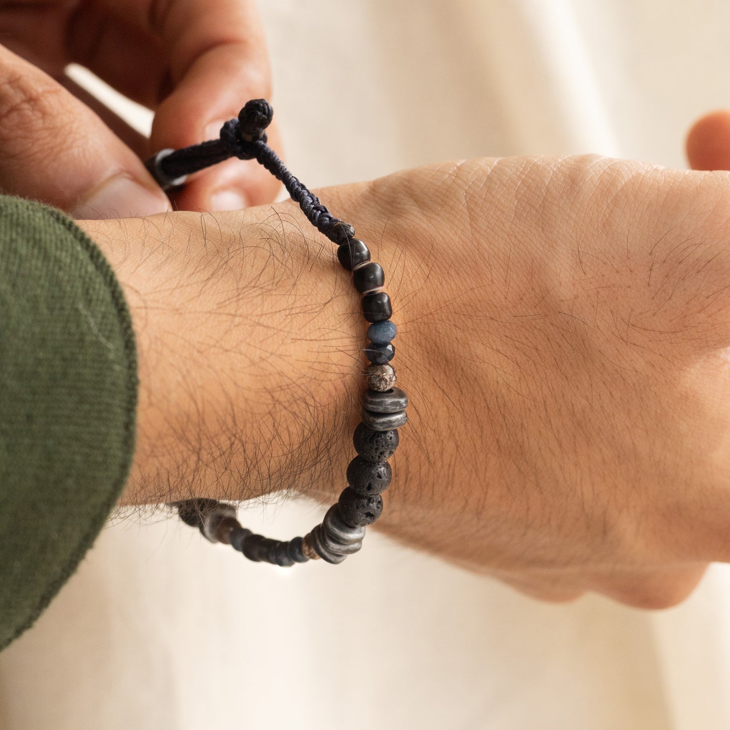 Construyendo - Pulsera - Negro