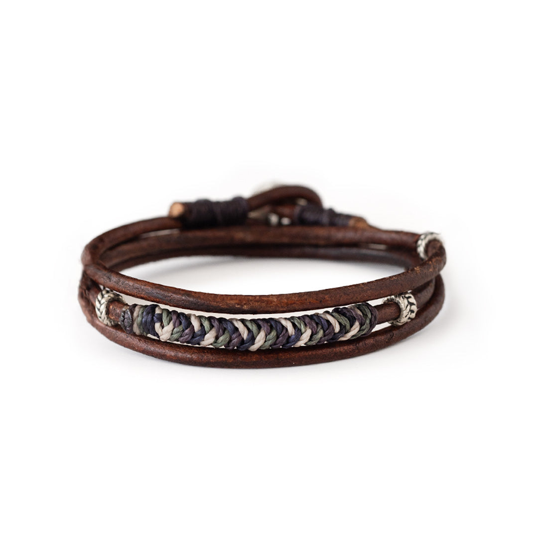 Tejiendo - Pulsera/Collar de Cuero - Café