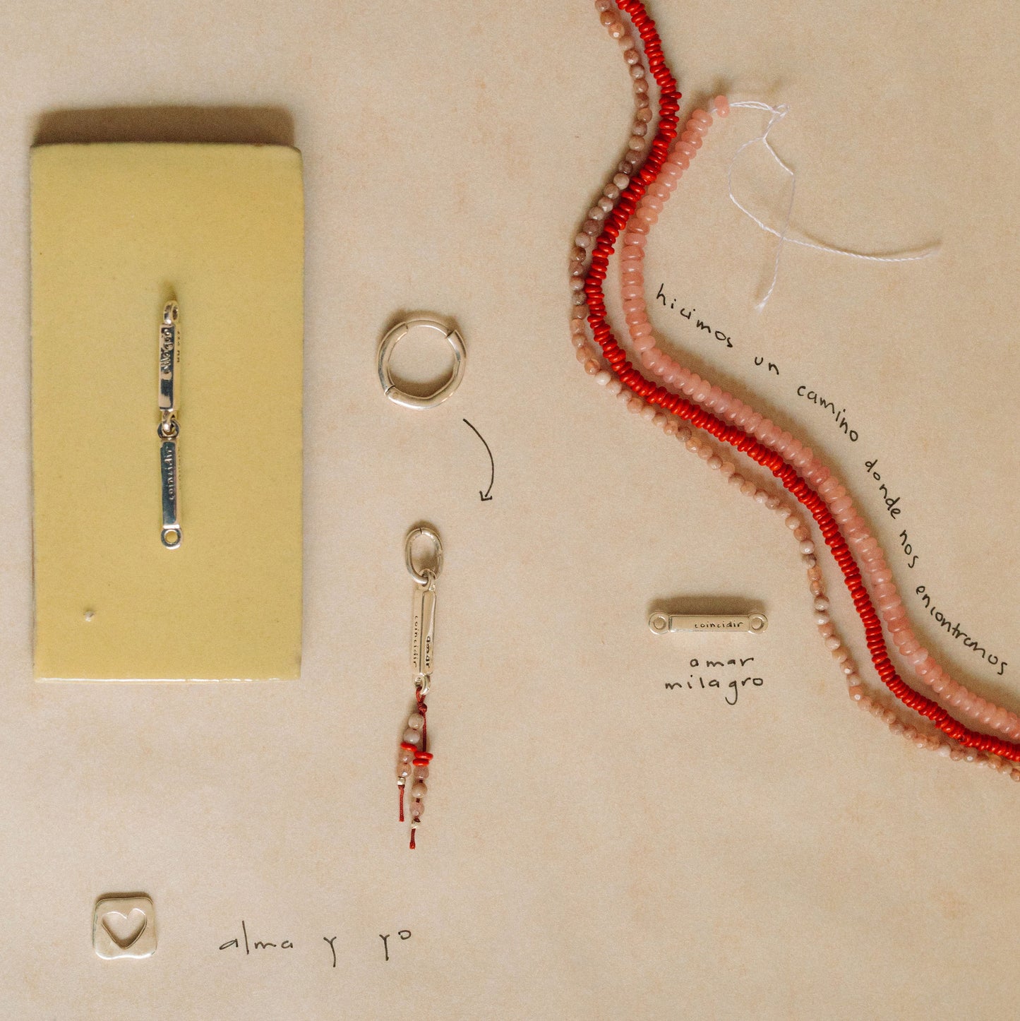 Coincidir - Charm - Plata - Rojo